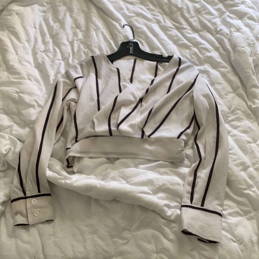Crop top blouse women’s size small